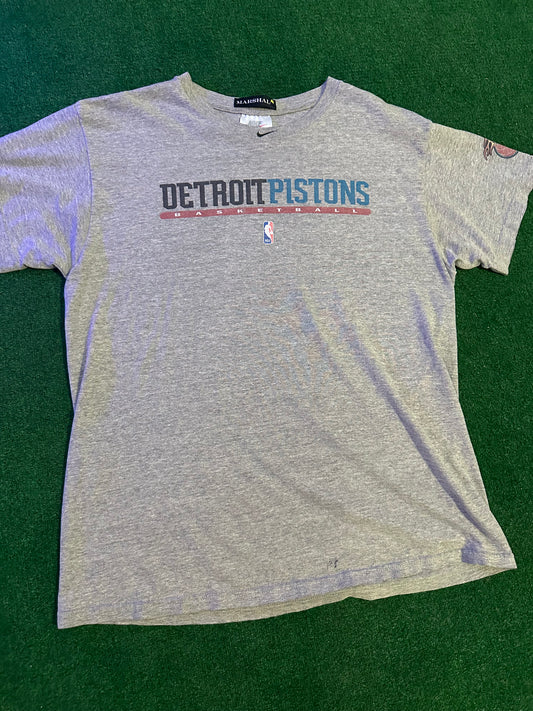 Vintage Nike Pistons Tee