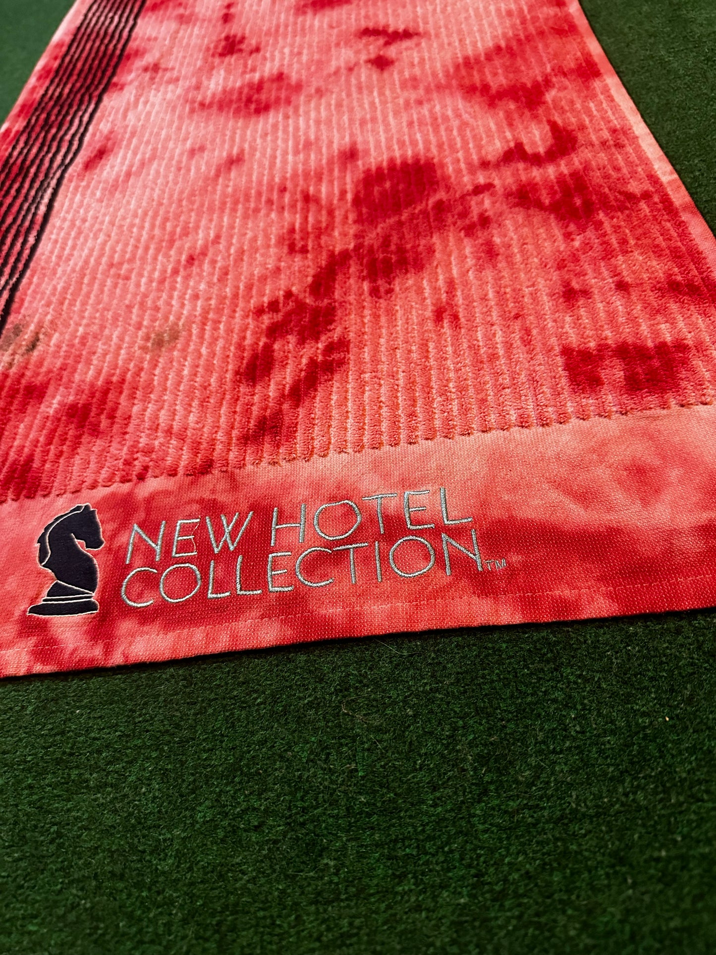 “Candy Apple” Caddie Towel